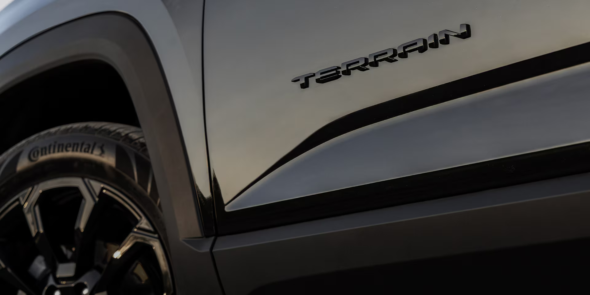 Close-up of GMC Terrain logo on 2025 GMC Terrain SUV