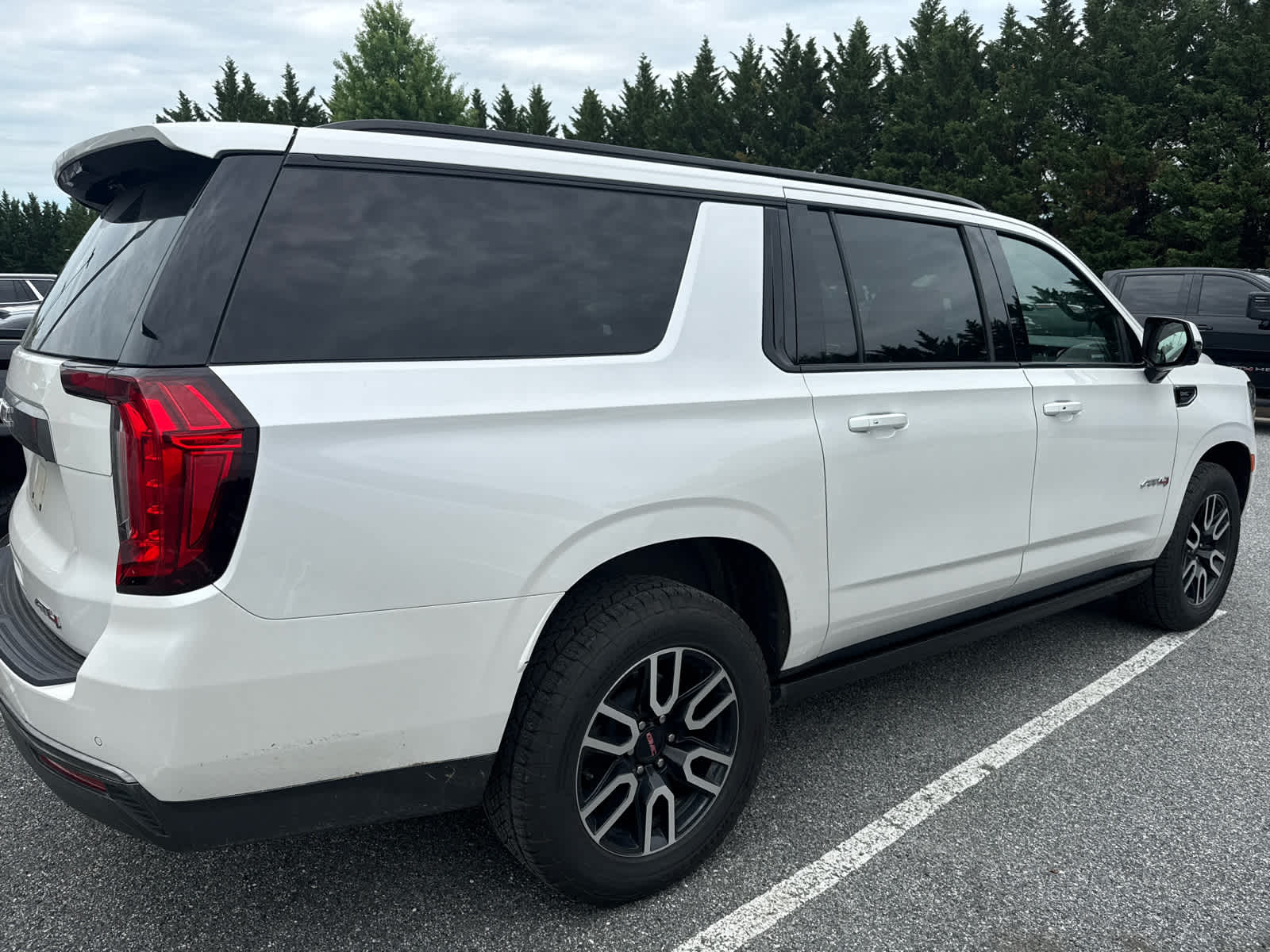 2023 GMC Yukon XL AT4
