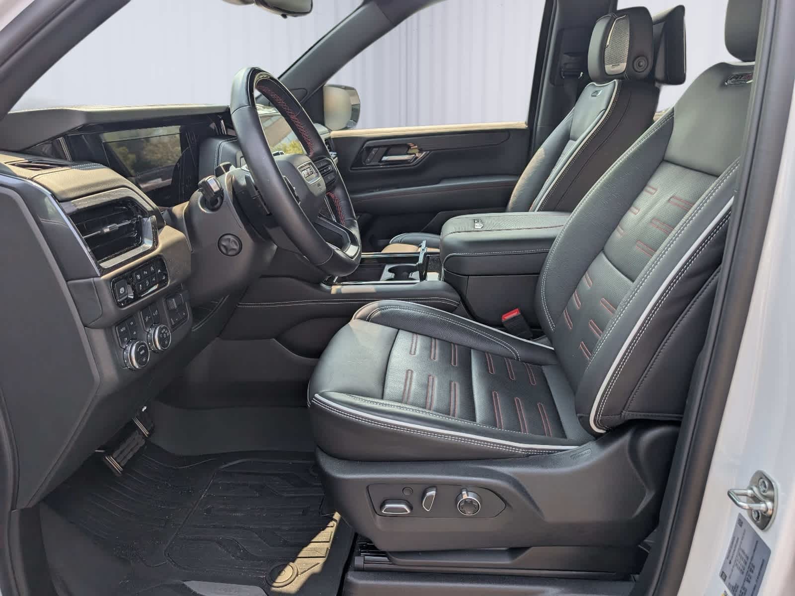2025 GMC Yukon AT4 Ultimate
