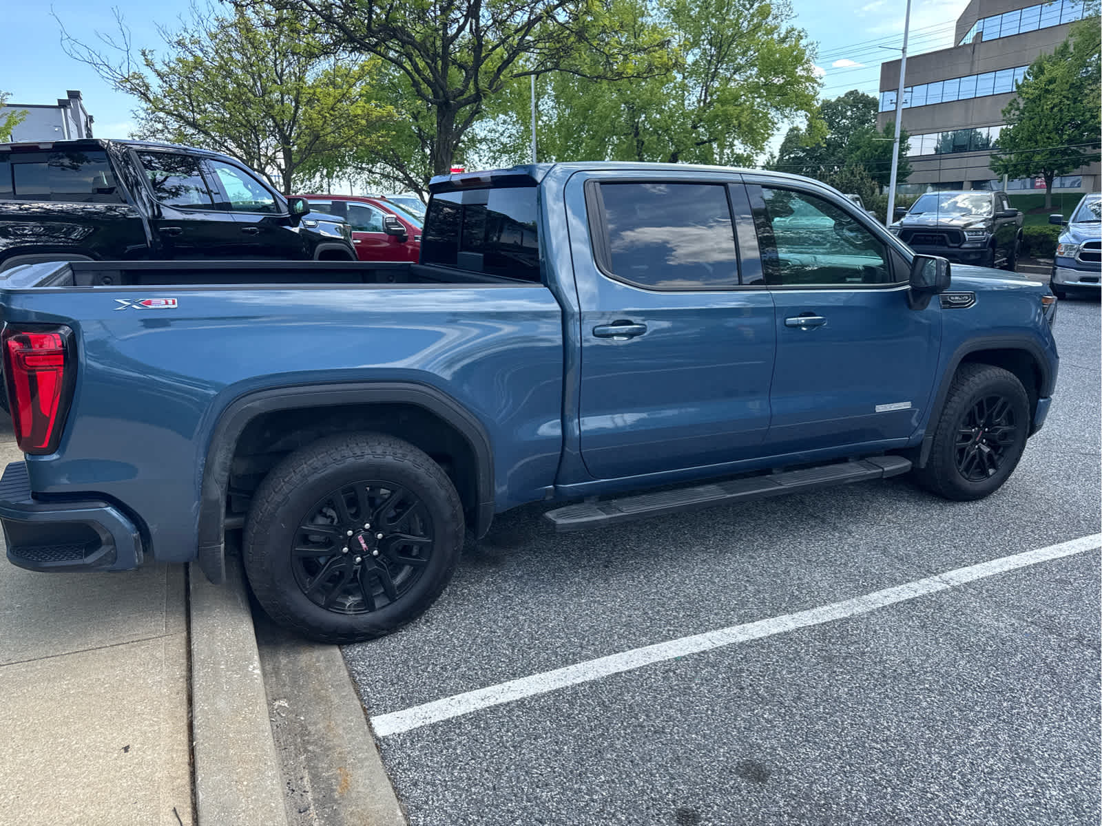 2025 GMC Sierra 1500 Elevation