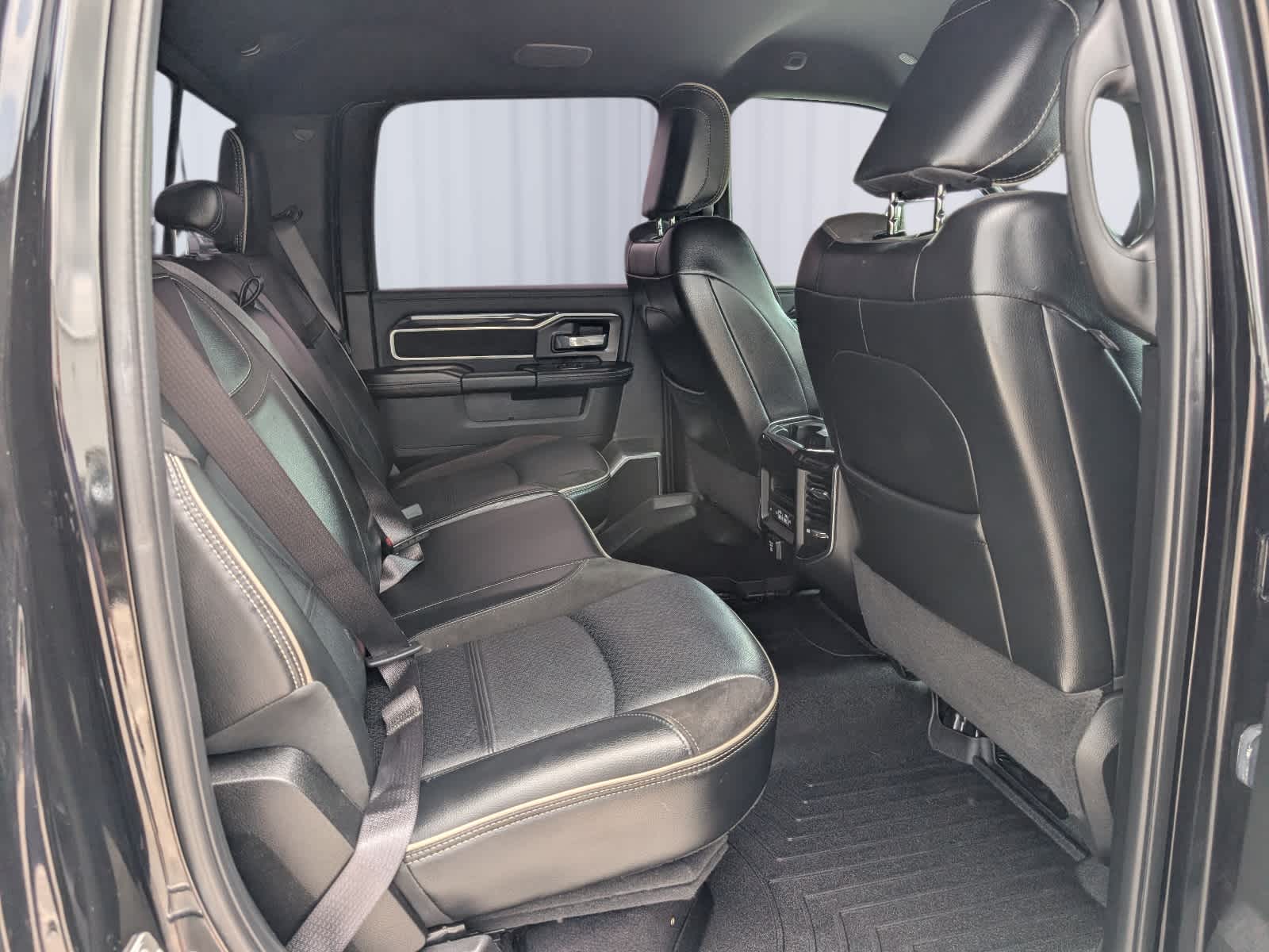 2022 RAM 2500 Laramie Crew Cab 4x4 6'4" Box