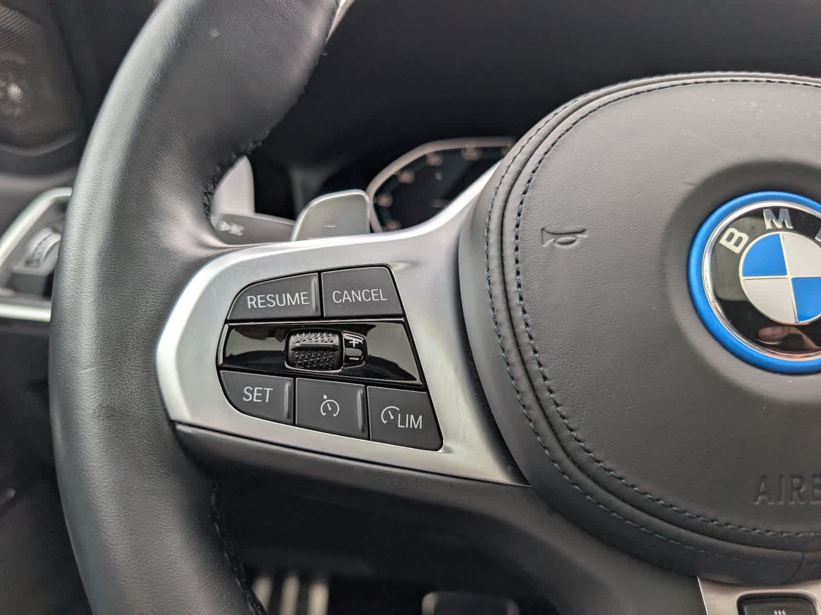 2022 BMW 330e 330e