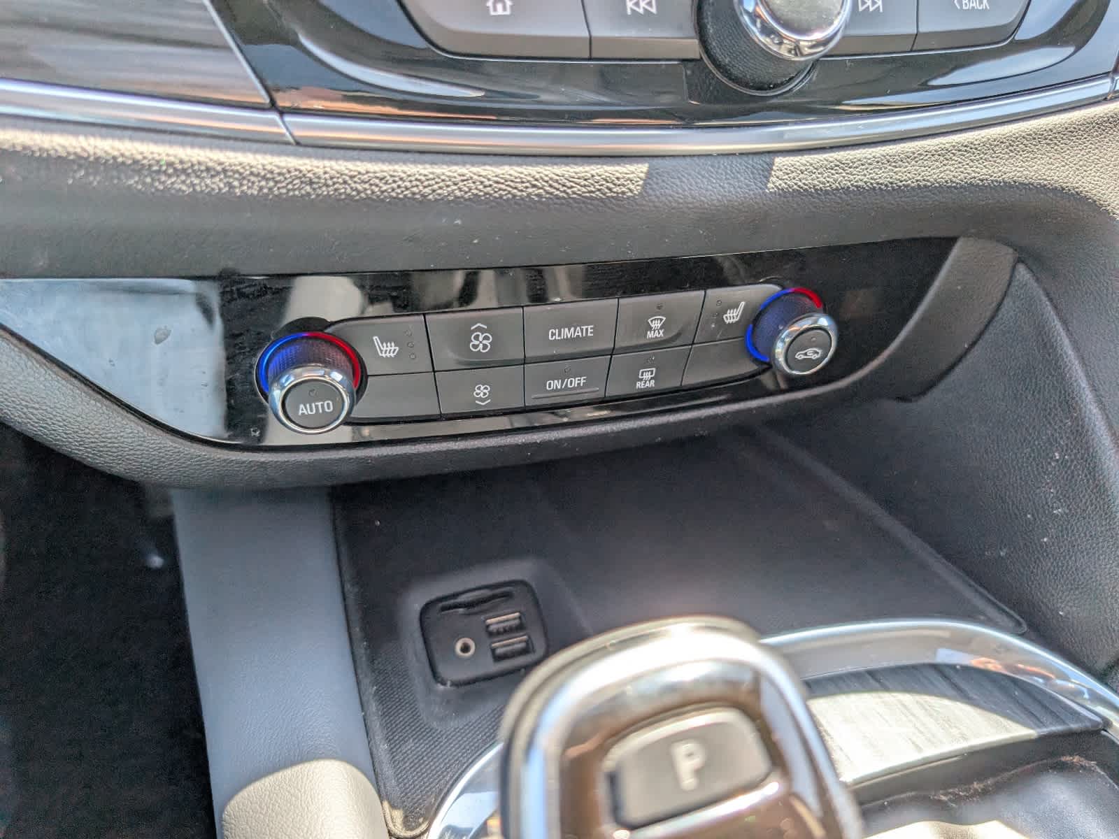 2021 Buick Enclave Essence