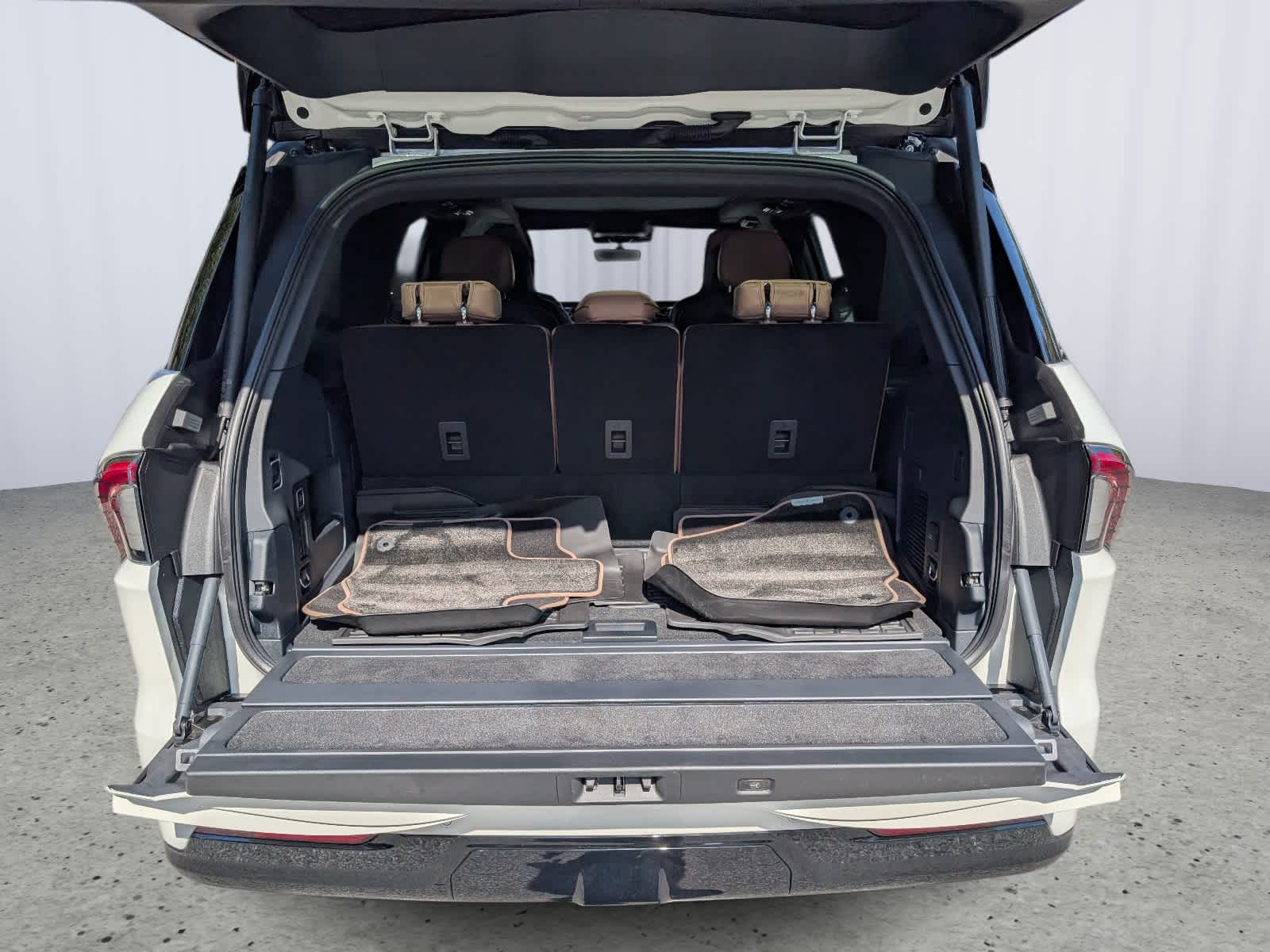 2027 Lincoln Navigator Black Label