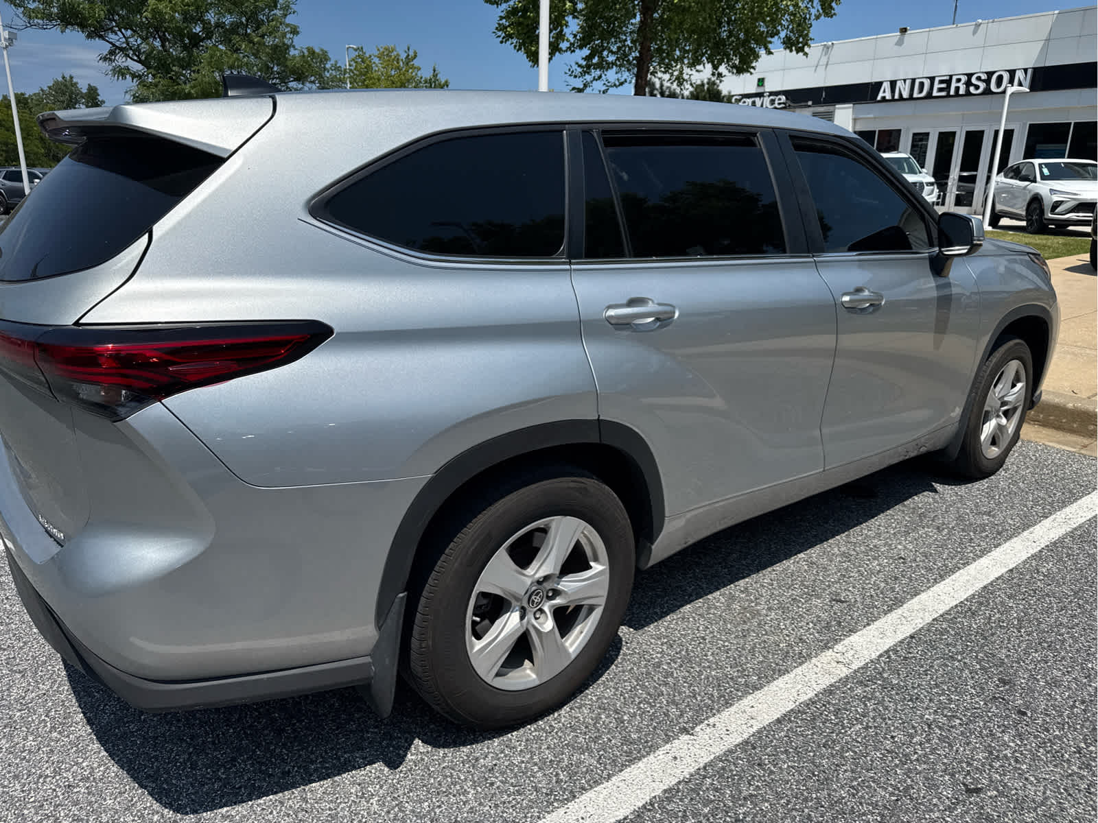 2023 Toyota Highlander LE