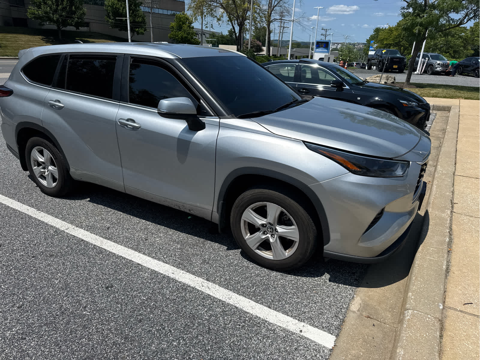 2023 Toyota Highlander LE