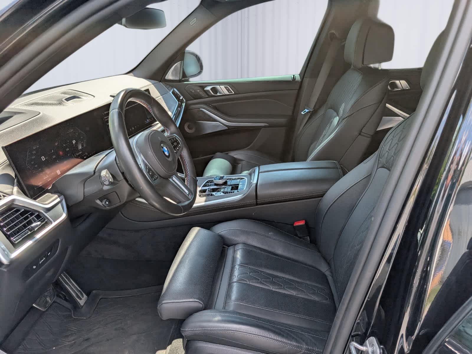 2025 BMW X5 M60i
