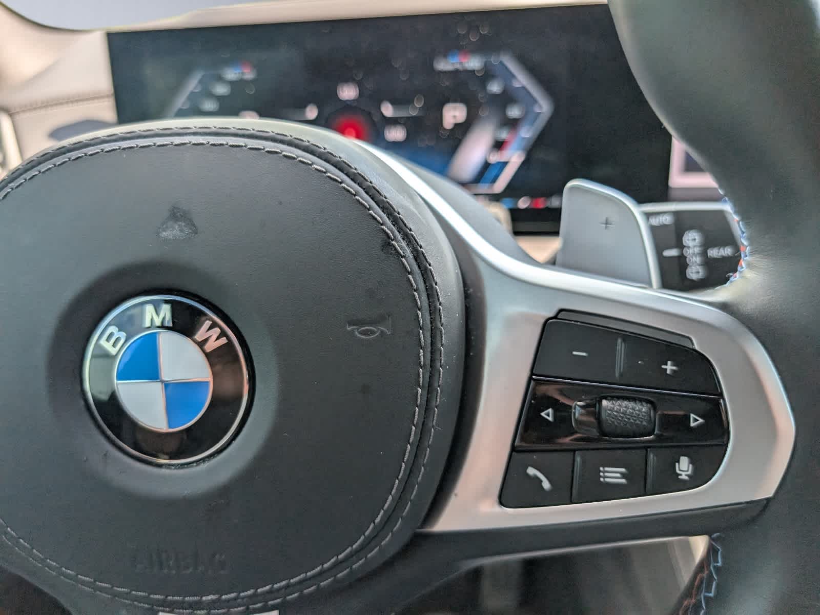 2025 BMW X5 M60i