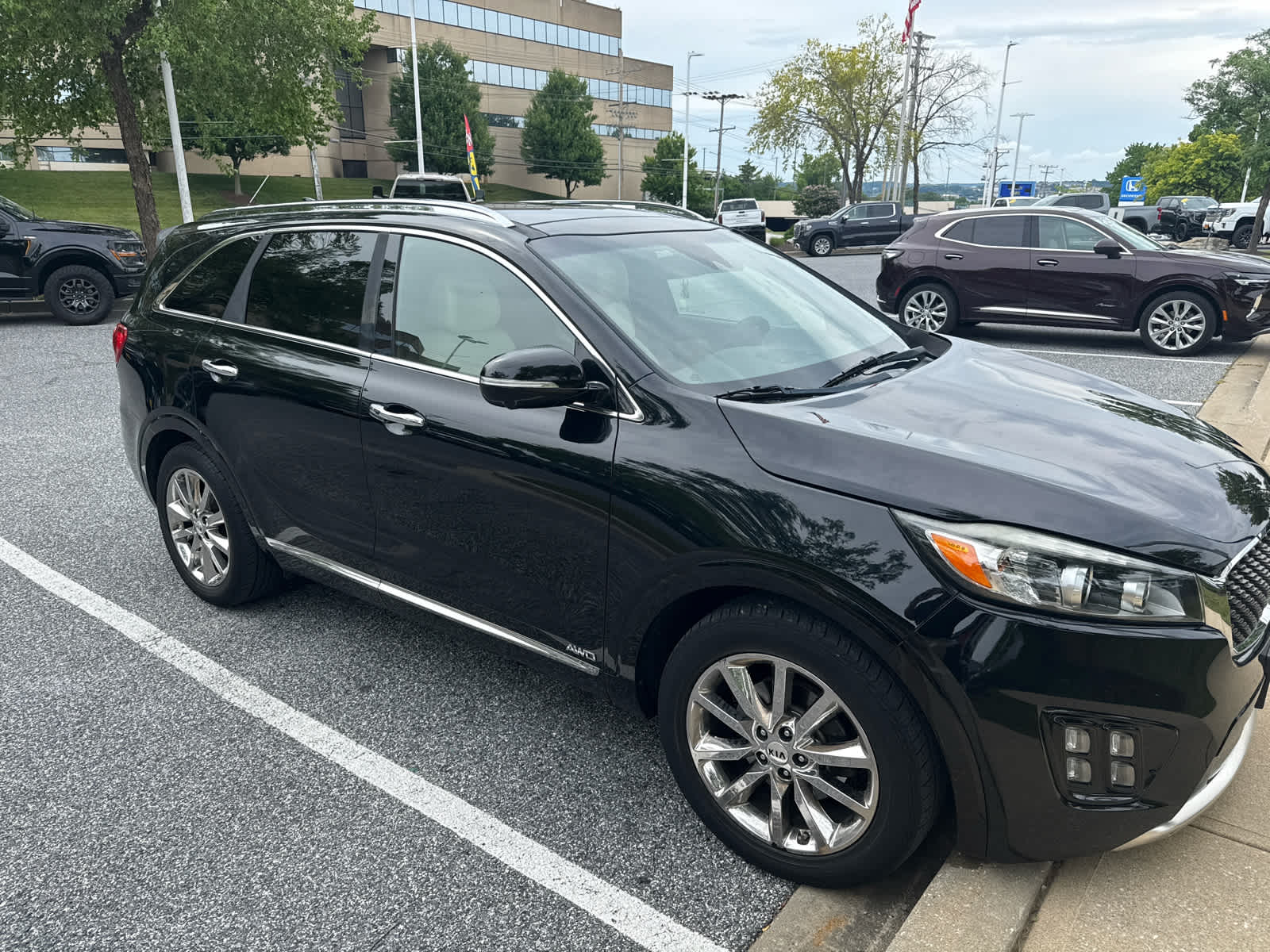 Used 2016 Kia Sorento Limited with VIN 5XYPKDA50GG119729 for sale in Cockeysville, MD