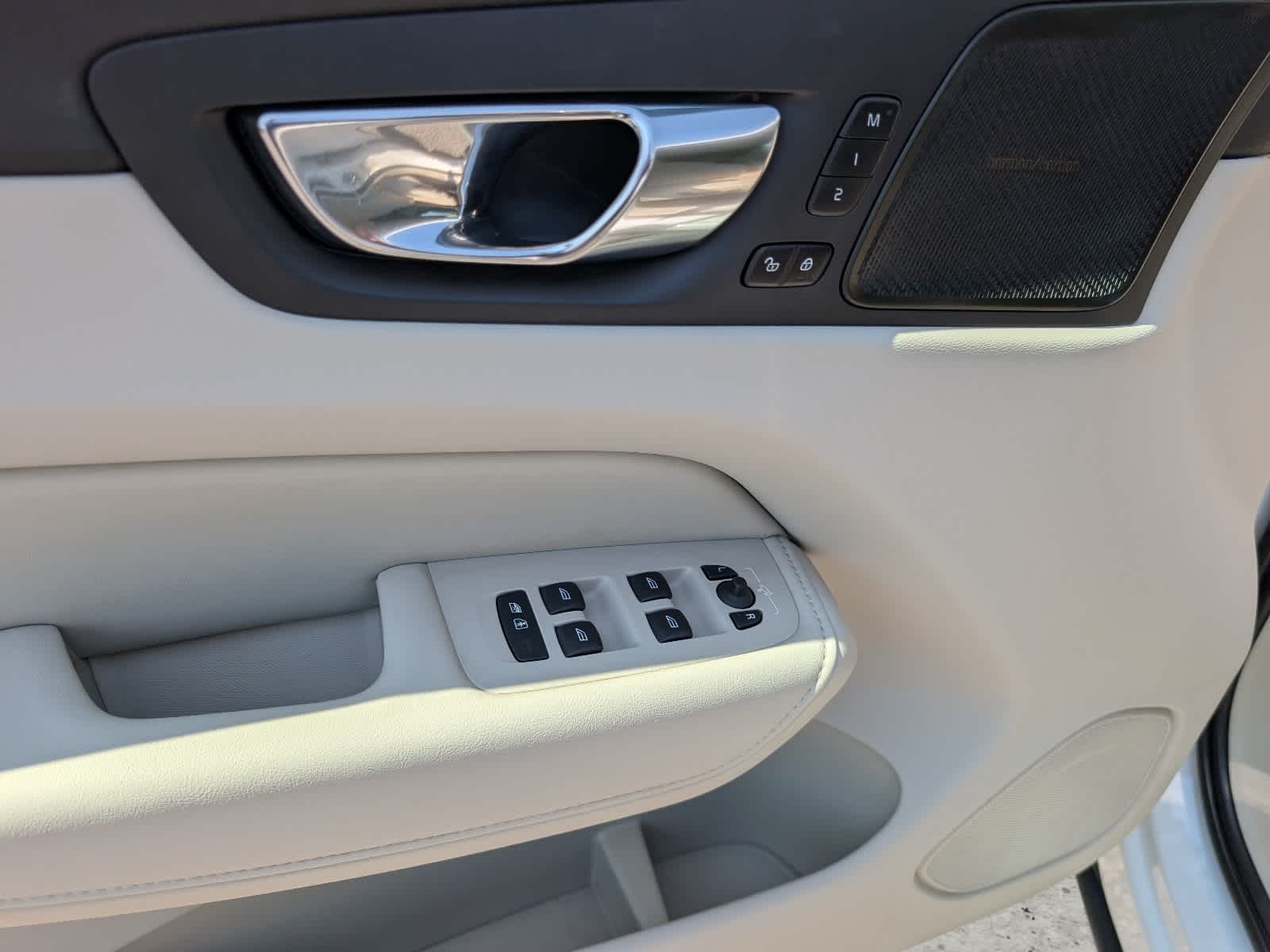 2022 Volvo XC60 B5 Inscription
