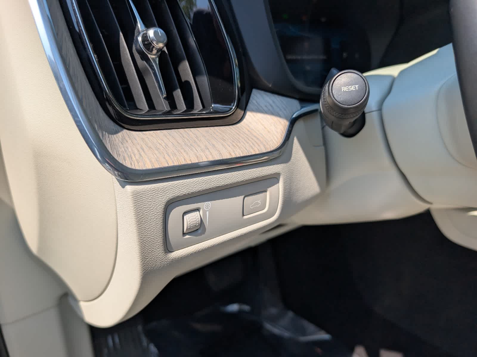 2022 Volvo XC60 B5 Inscription