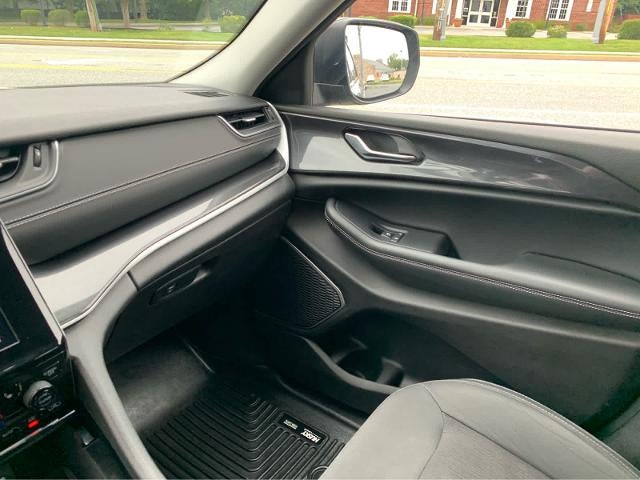 2022 Jeep Grand Cherokee Laredo