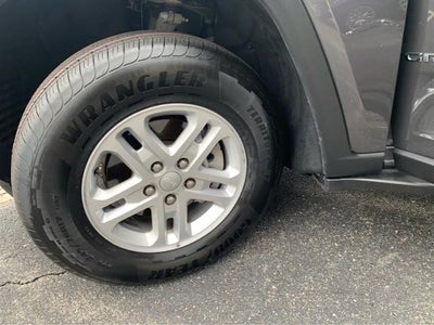 2022 Jeep Grand Cherokee Laredo