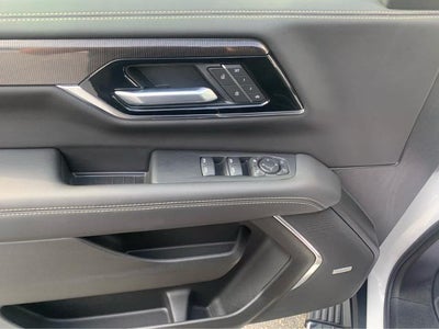 2025 GMC Yukon Elevation