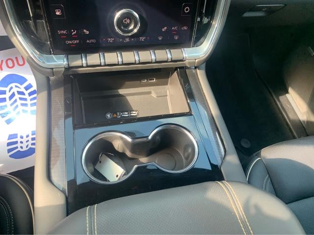 2025 GMC Yukon Elevation