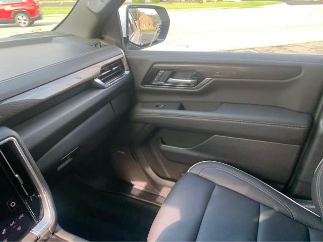 2025 GMC Yukon Elevation