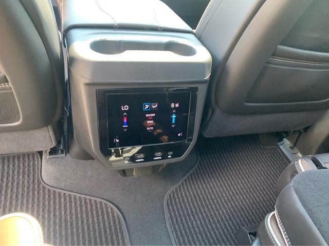 2025 GMC Yukon Denali Ultimate