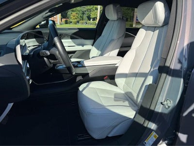2024 Cadillac LYRIQ Luxury 1