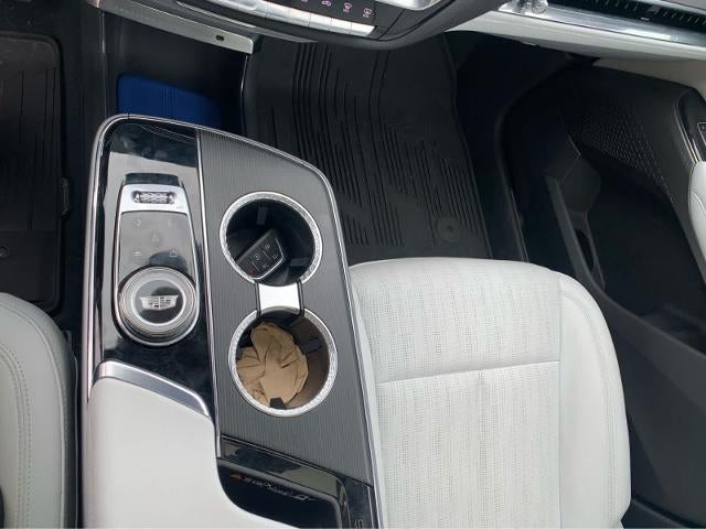 2024 Cadillac LYRIQ Luxury 1