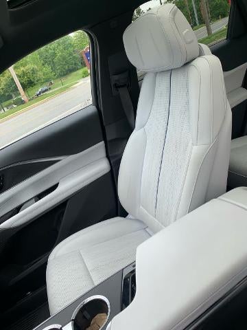 2024 Cadillac LYRIQ Luxury 1