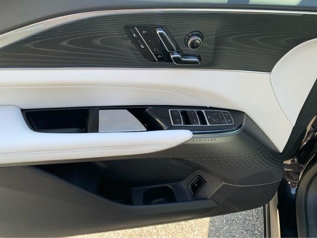 2024 Cadillac LYRIQ Luxury 1