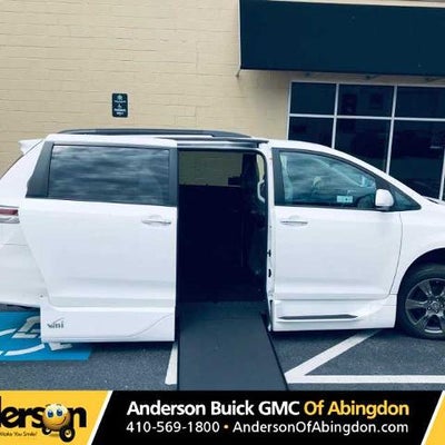 2019 Toyota Sienna SE
