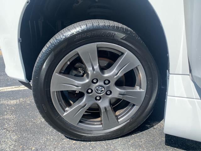 2019 Toyota Sienna SE