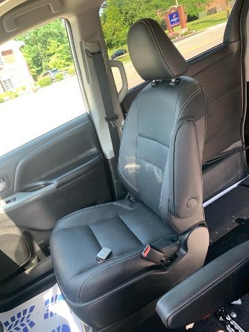 2019 Toyota Sienna SE