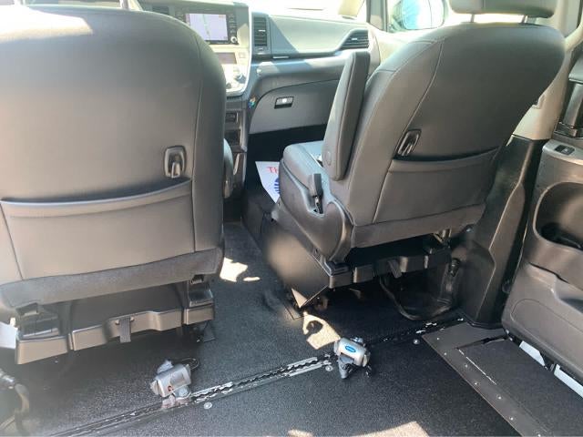 2019 Toyota Sienna SE