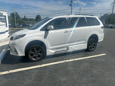 2019 Toyota Sienna SE