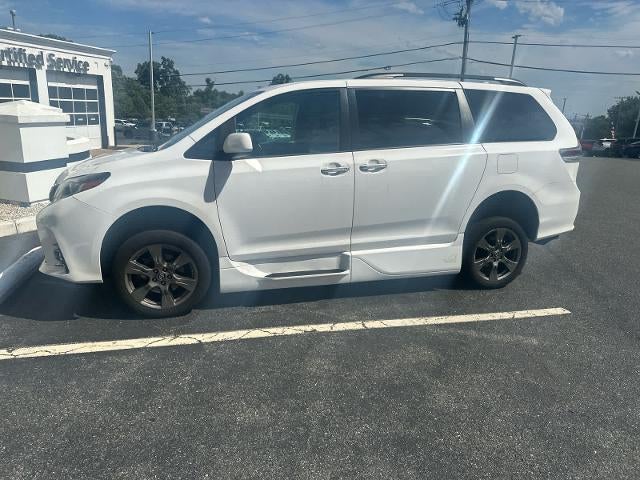 2019 Toyota Sienna SE