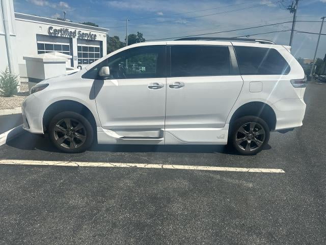 2019 Toyota Sienna SE