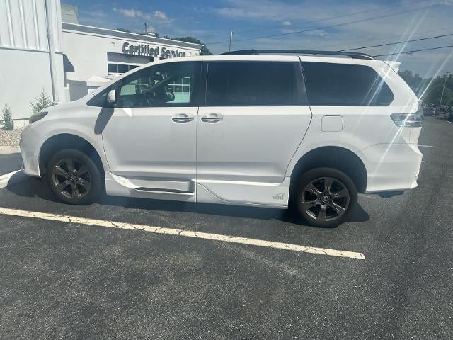 2019 Toyota Sienna SE