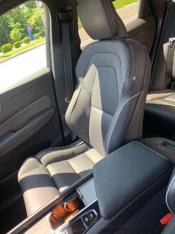 2022 Volvo XC60 Recharge Plug-In Hybrid T8 R-Design