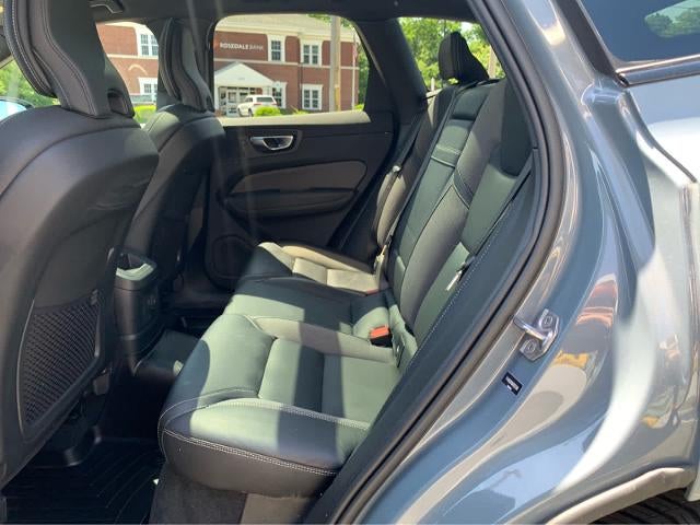 2022 Volvo XC60 Recharge Plug-In Hybrid T8 R-Design